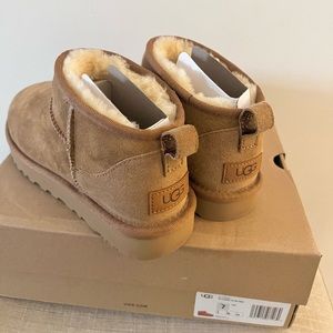 UGG Classic Ultra Mini in Chestnut